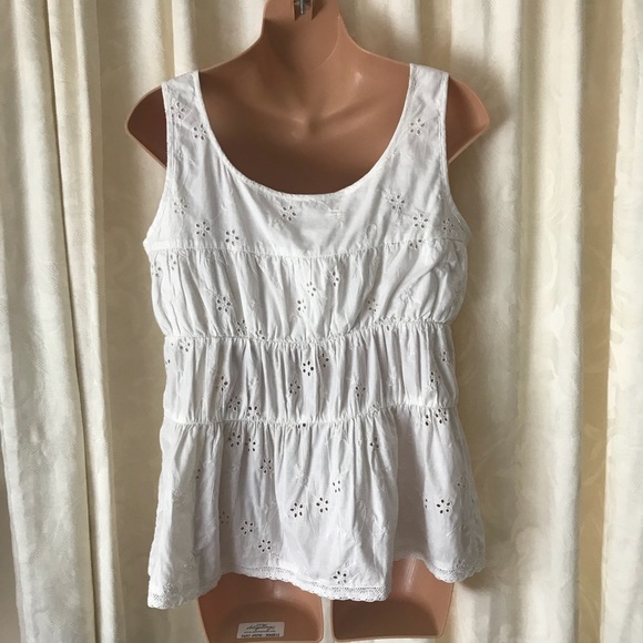 Banana Republic Ivory Eyelet Button Down Blouse M - Picture 2 of 3